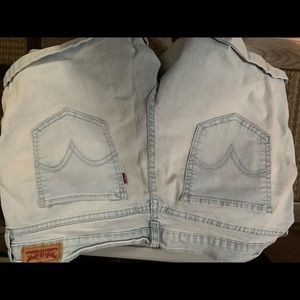 Women’s Levi shorts